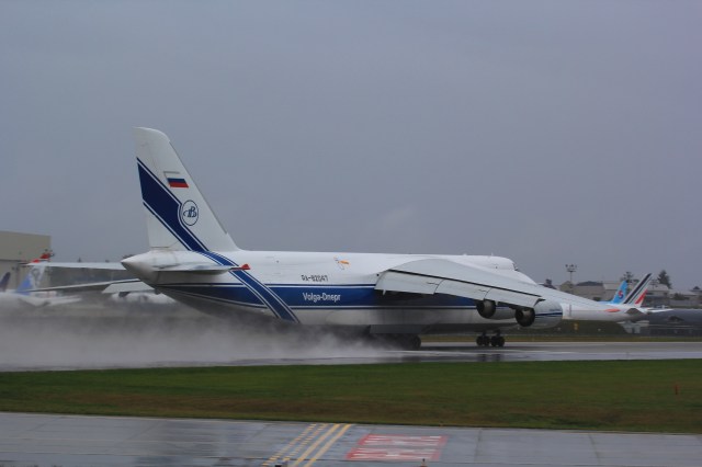 antonov-ah124-five