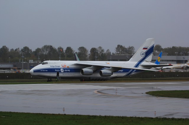 antonov-ah124-one