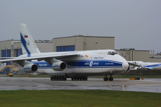 antonov-ah124-three
